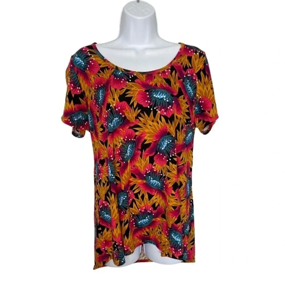 LuLaRoe Classic Scoop Neck Tee - Woman’s Size Large - Picture 3 of 6